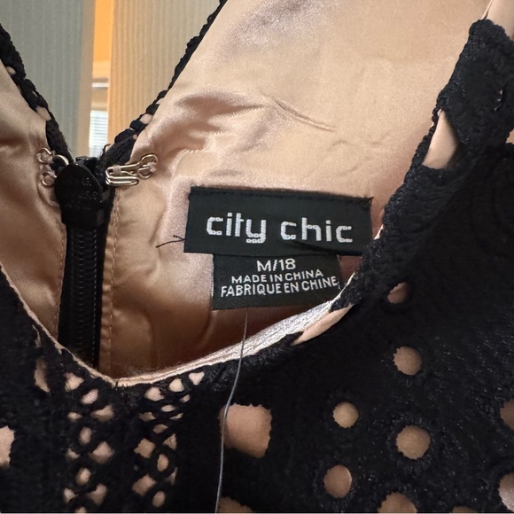 Black Embellished Knee-Length Cocktail Dress - Picture 3 of 5